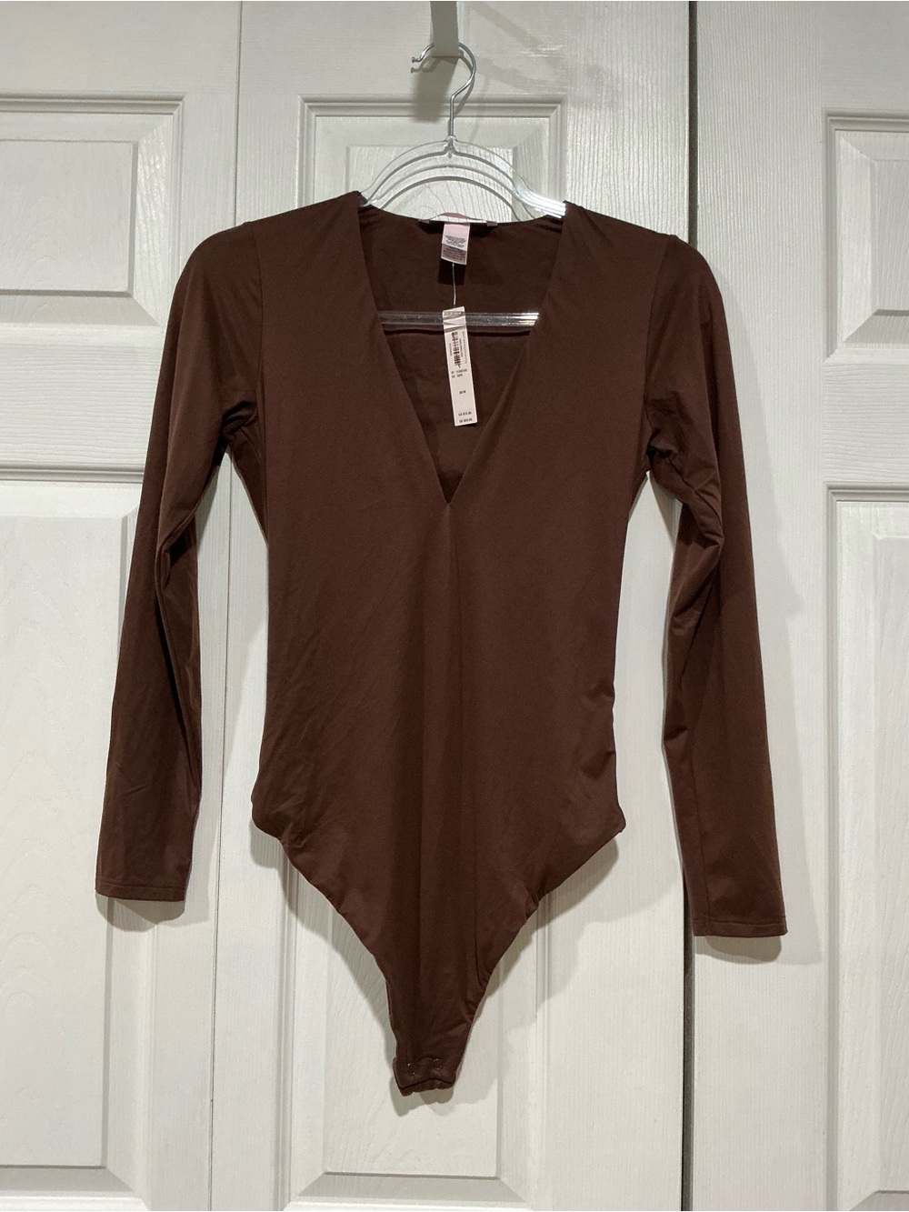 💙NWT Victoria’s Secret Bodywear Feathersoft Long Sleeve V-neck Thong Bodysuit